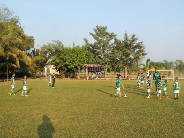 Escuela de Fútbol Santos Lala, precios y reservas 2024